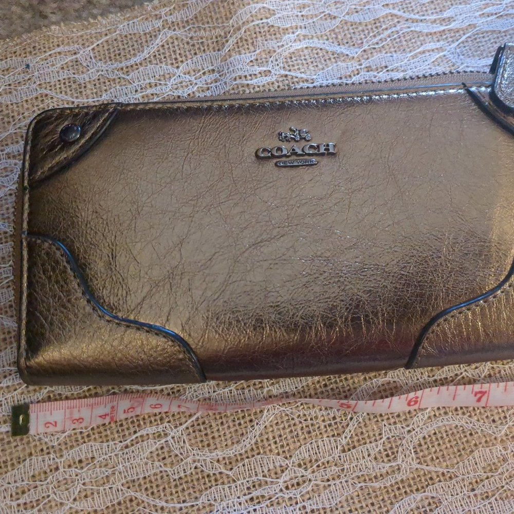 COACH F52645 BRASS GRAIN LEATHER MICKIE ACCORDION ZIP WALLET MSRP $275
